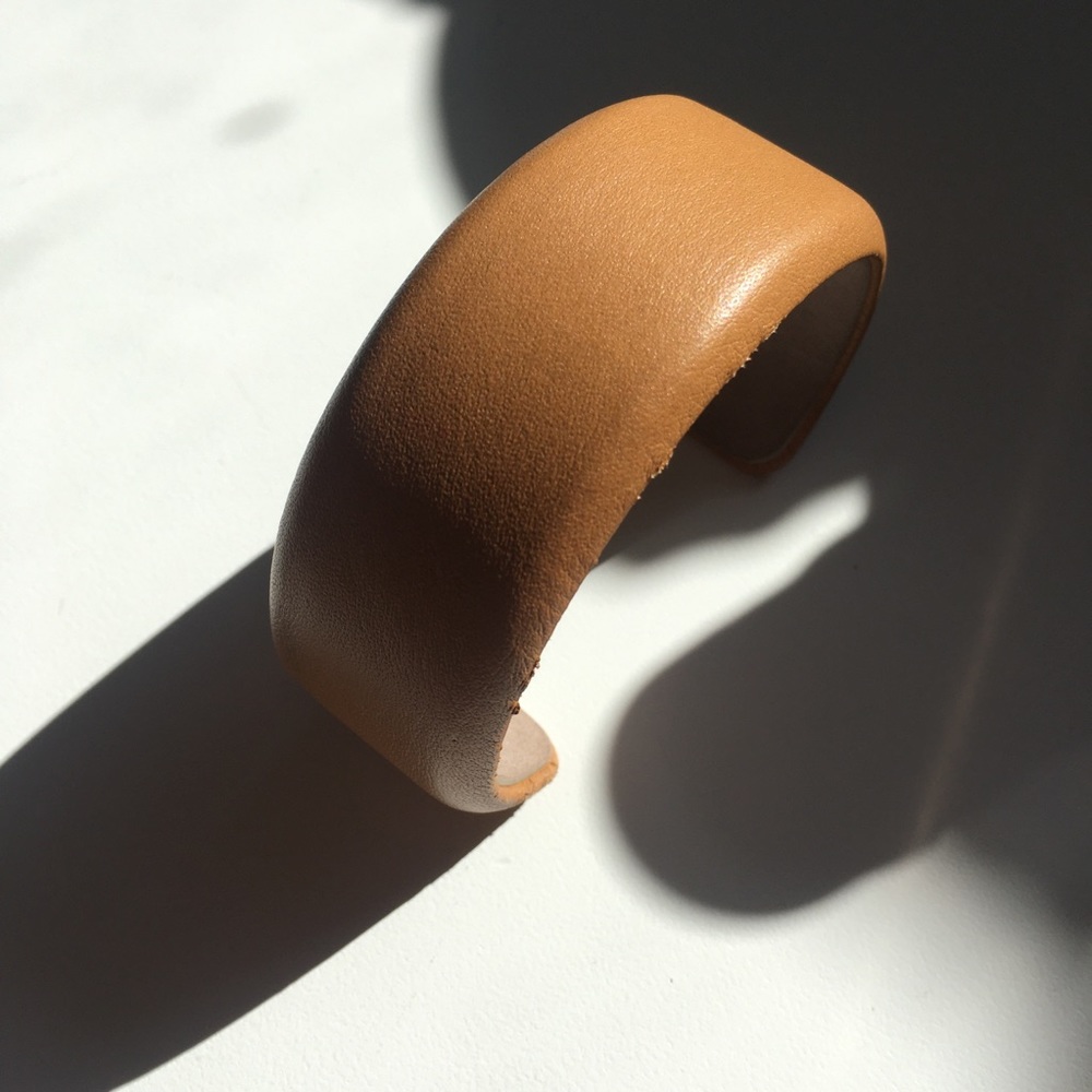 Brunello Cucinelli leather cuff bracelet in mocha